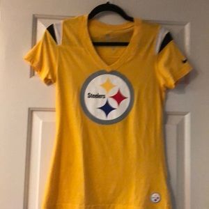 Pittsburgh Steeler v neck t-shirt - Nike small